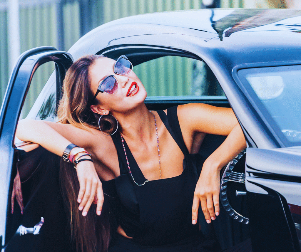 Top Cougar Dating Sites — Where to Meet Older Women