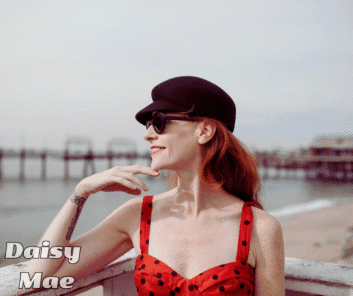 What Age Is a Cougar? When Older Women Get the Cougar Status